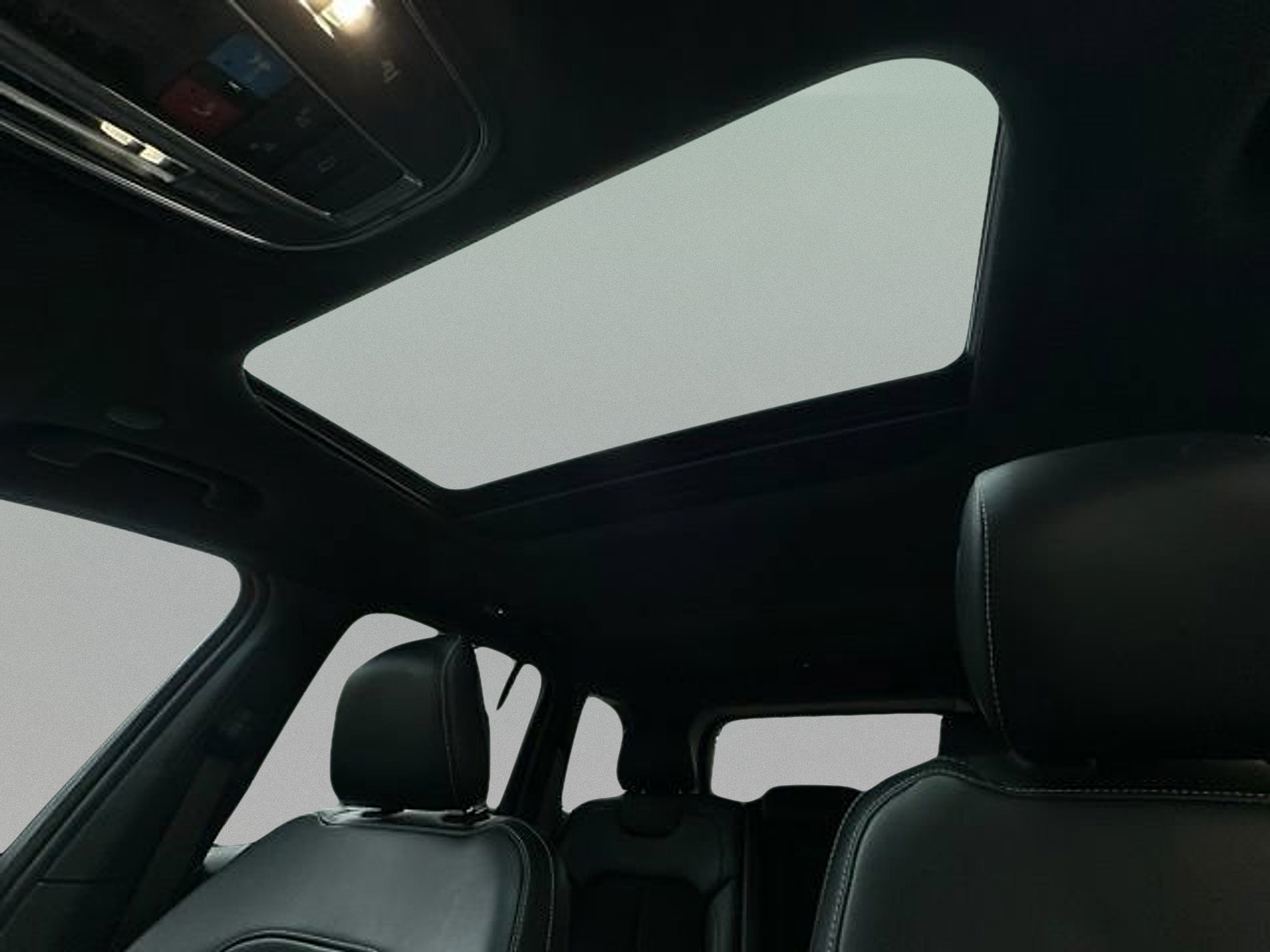 Certified 2023 Jeep Grand Cherokee Altitude AWD/4WD image 16