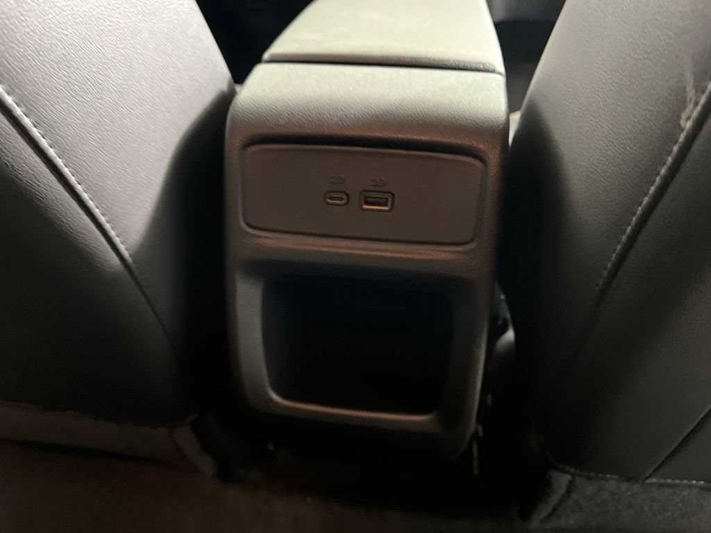 Used 2025 Chevrolet Trax LT FWD image 17