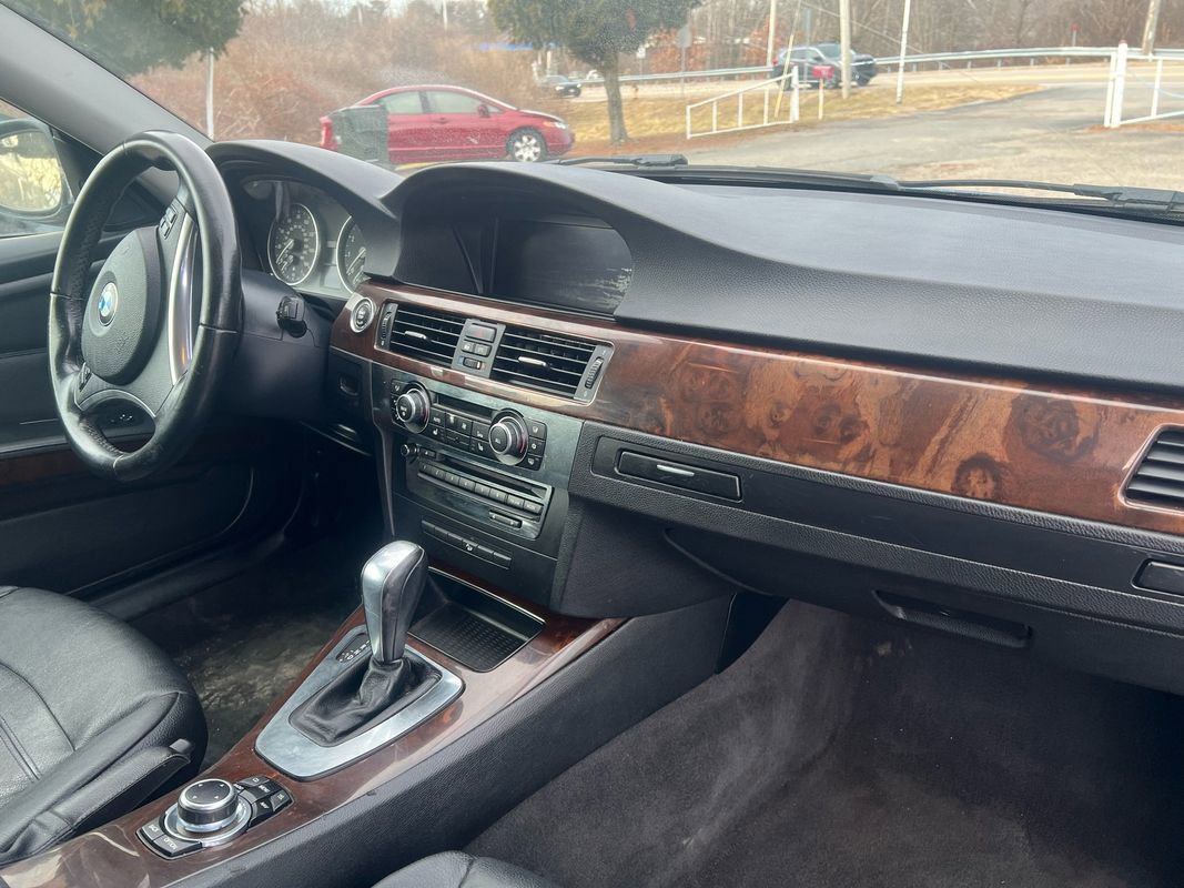 Used 2011 BMW 328i xDrive Coupe image 3