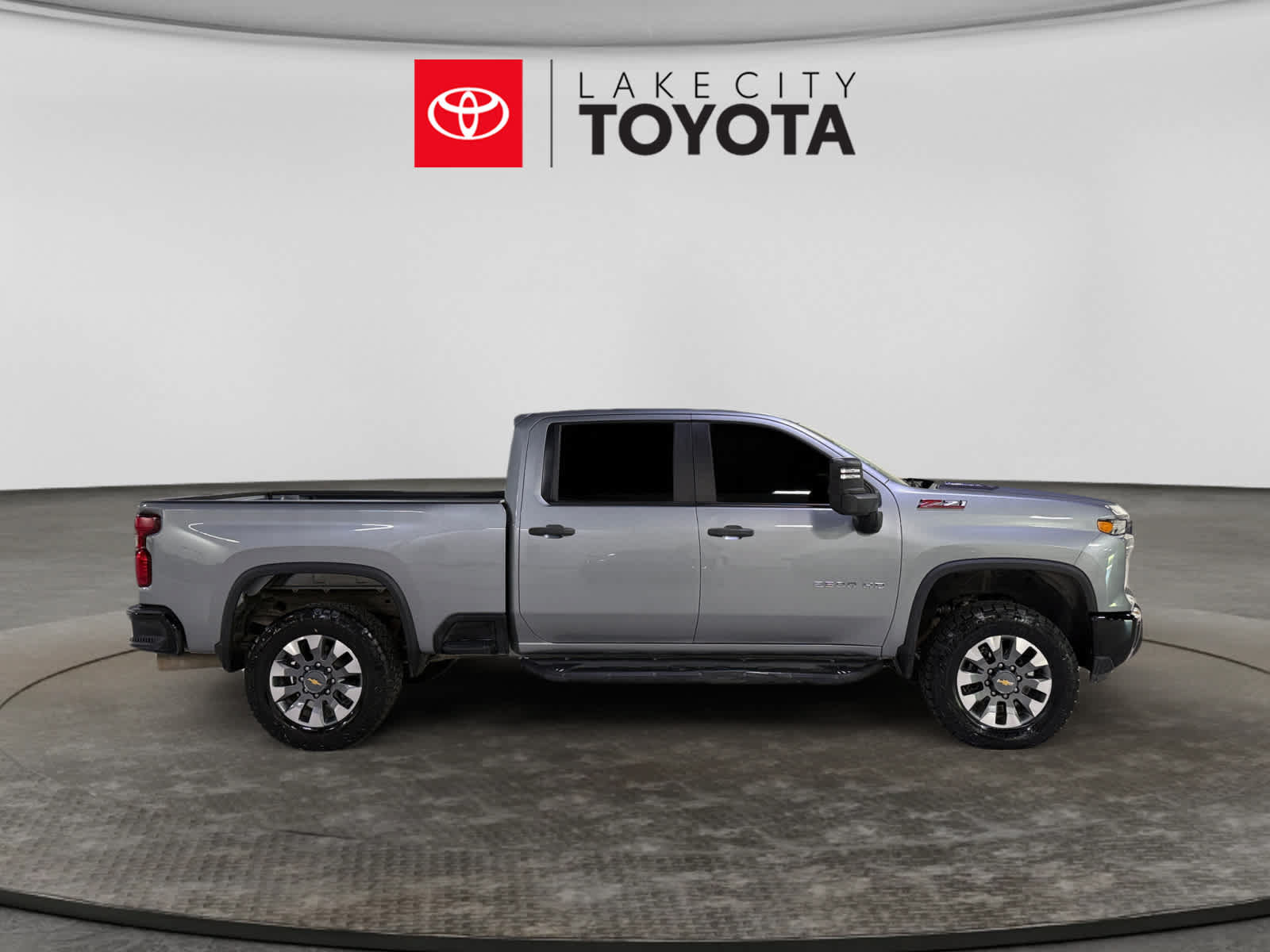 Used 2024 Chevrolet Silverado 2500 Custom w/ Custom Value Package AWD/4WD image 11