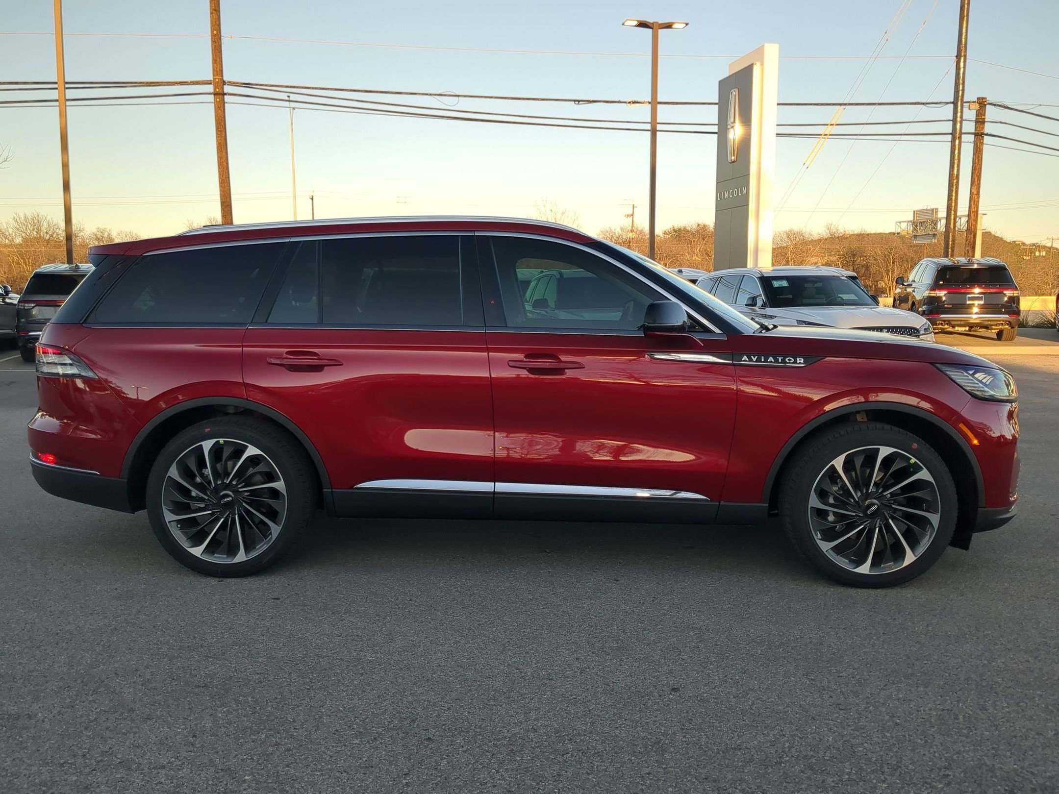 New 2026 Lincoln Aviator 2WD image 2