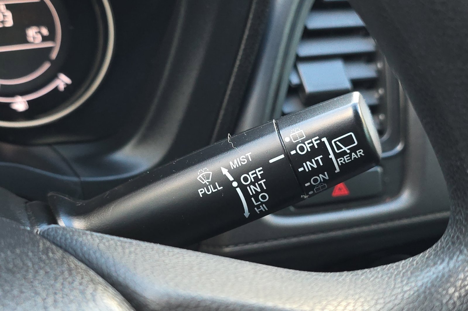 Used 2016 Honda HR-V LX image 32