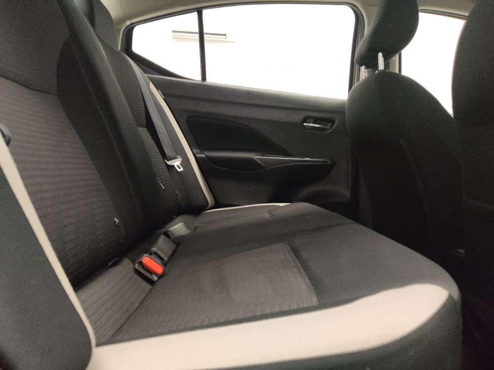 Used 2021 Nissan Versa SV FWD image 19