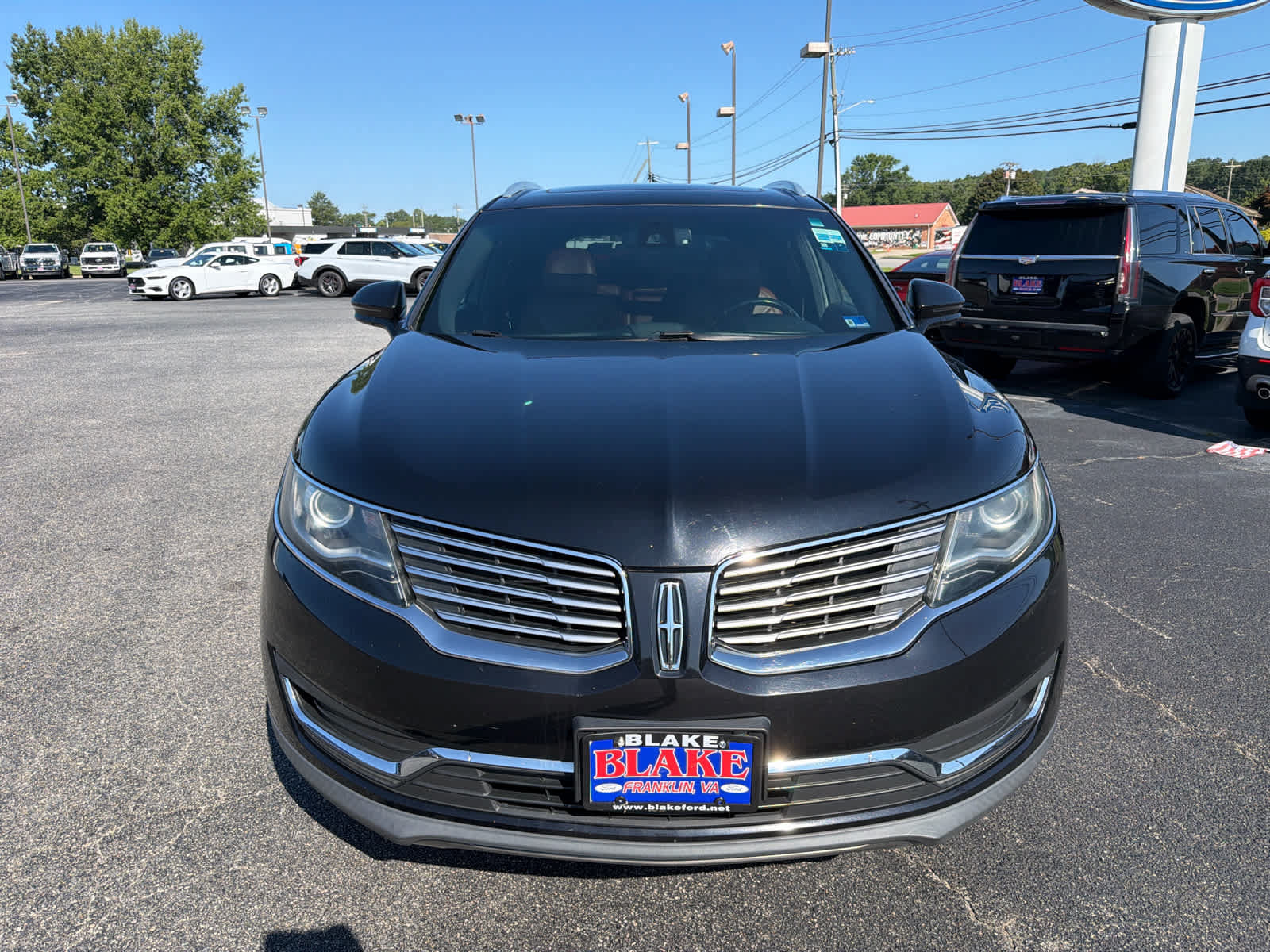 Used 2017 Lincoln MKX Reserve w/ Driver Assistance Package AWD/4WD image 8
