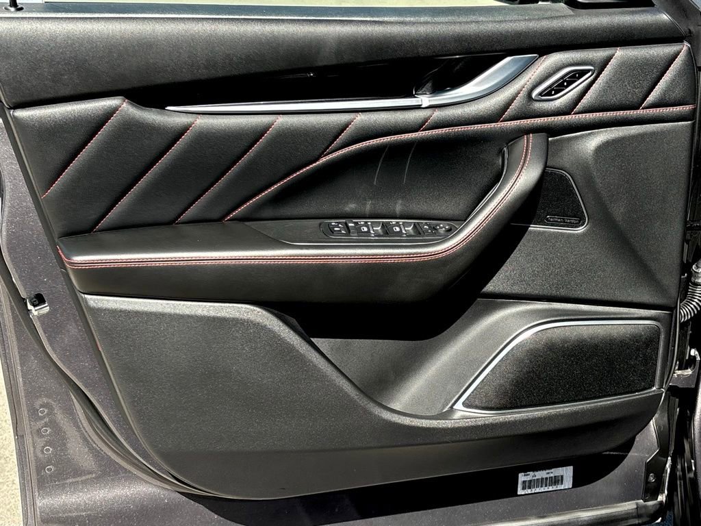 Used 2024 Maserati Levante GT Ultima image 17