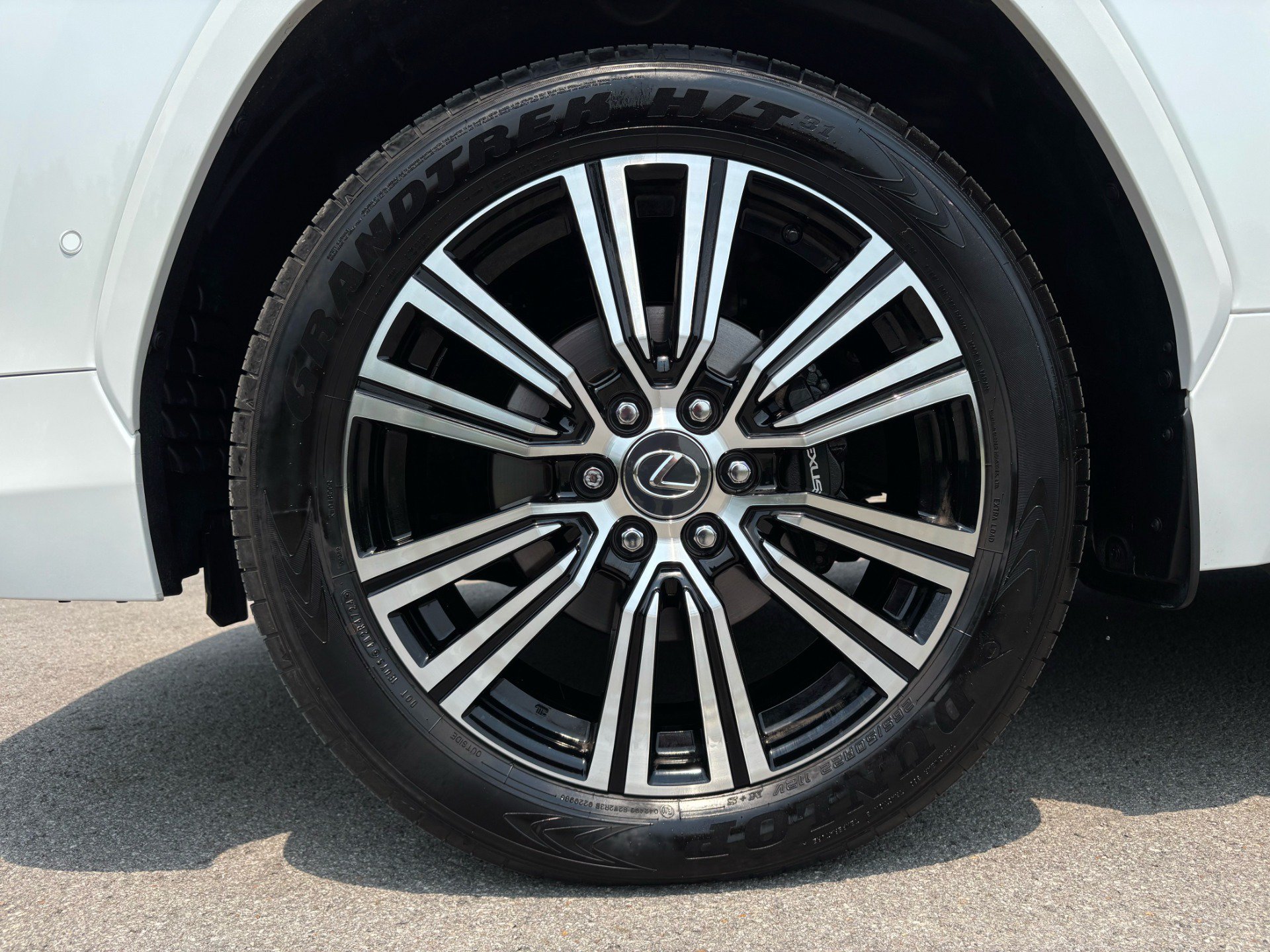 Used 2025 Lexus LX 700h Luxury w/ Appearance Package AWD/4WD image 69