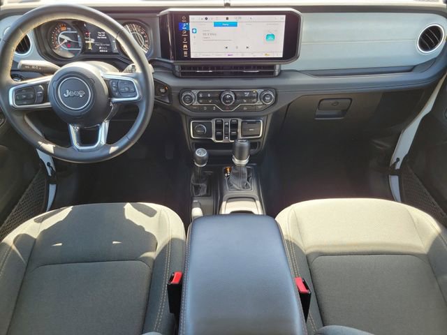 Used 2024 Jeep Wrangler Sahara image 12