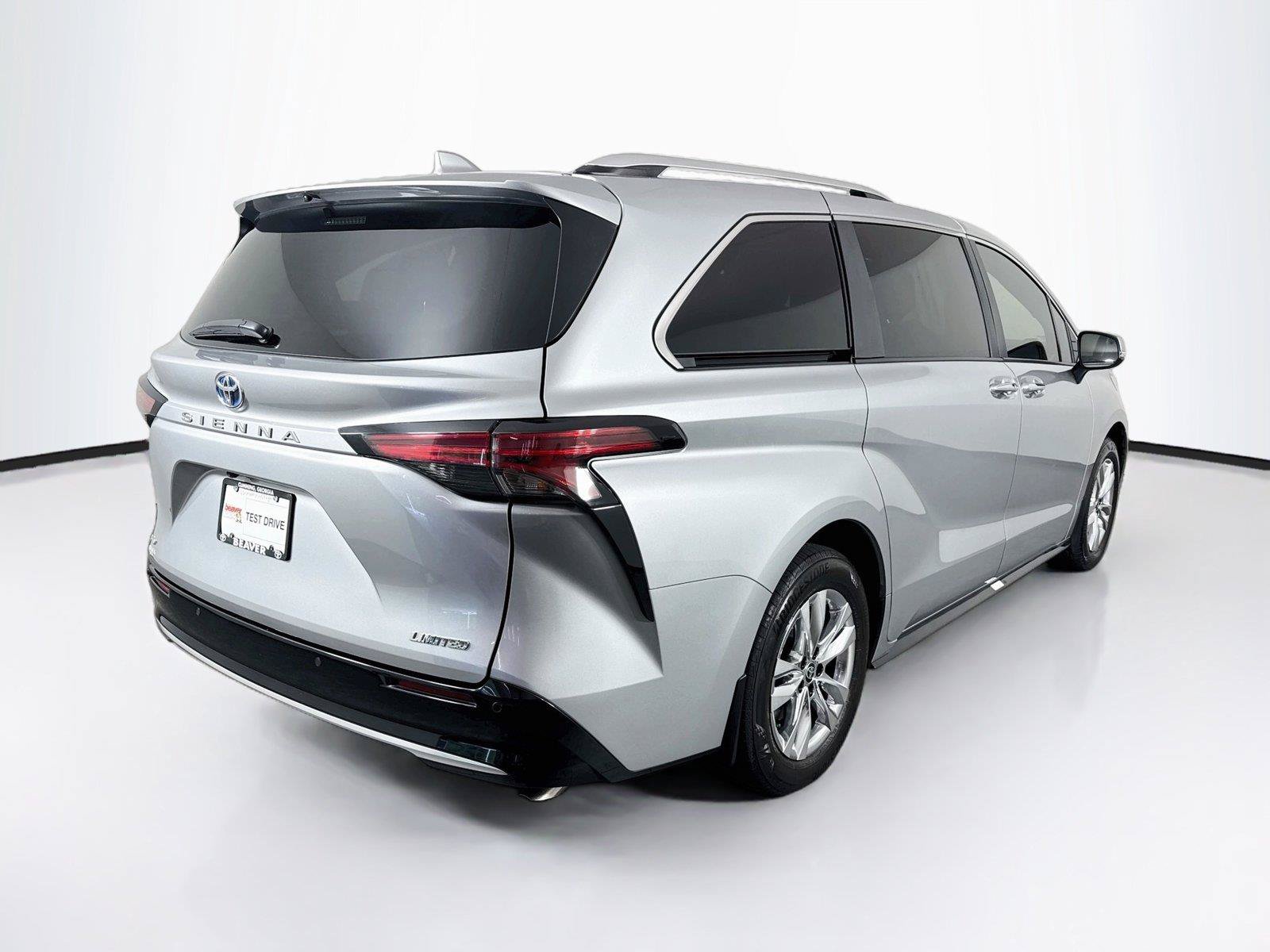 Certified 2025 Toyota Sienna Limited FWD image 2