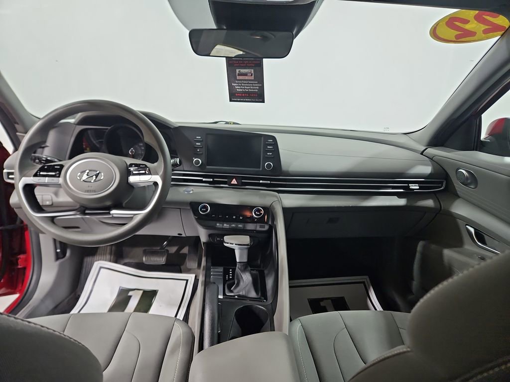 Certified 2022 Hyundai Elantra SEL FWD image 13