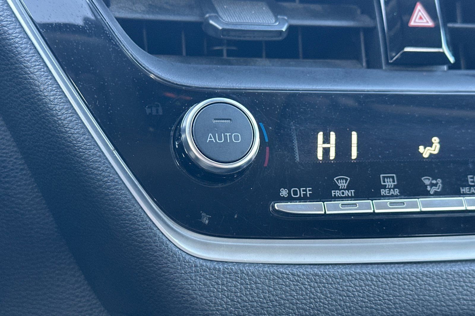 Used 2024 Toyota Corolla LE image 28