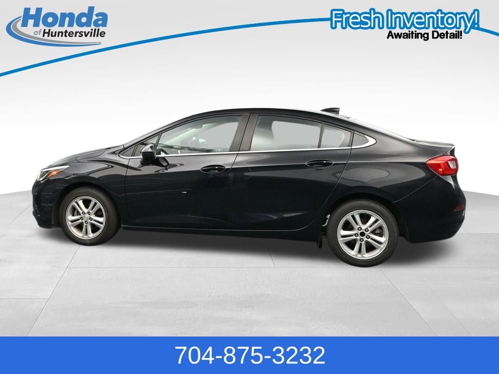 Used 2017 Chevrolet Cruze LT w/ Convenience Package FWD image 5