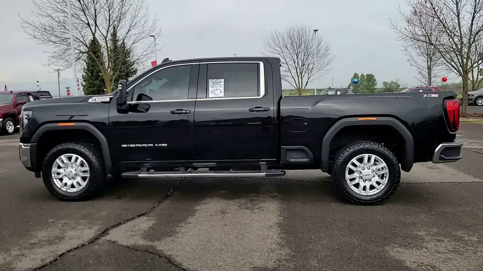 Used 2024 GMC Sierra 3500 SLE w/ SLE Value Package image 5