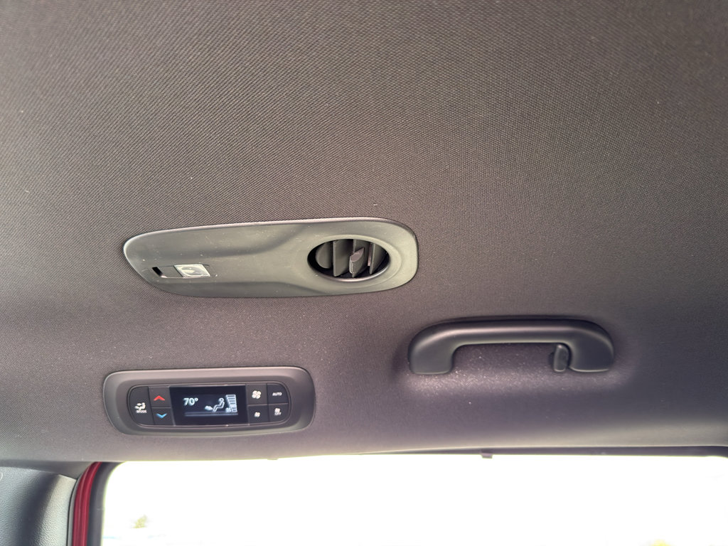 New 2026 Chrysler Pacifica Select AWD/4WD image 30