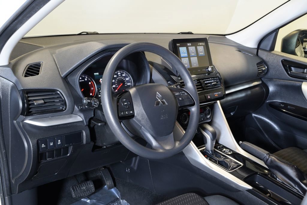 Used 2023 Mitsubishi Eclipse Cross LE image 11