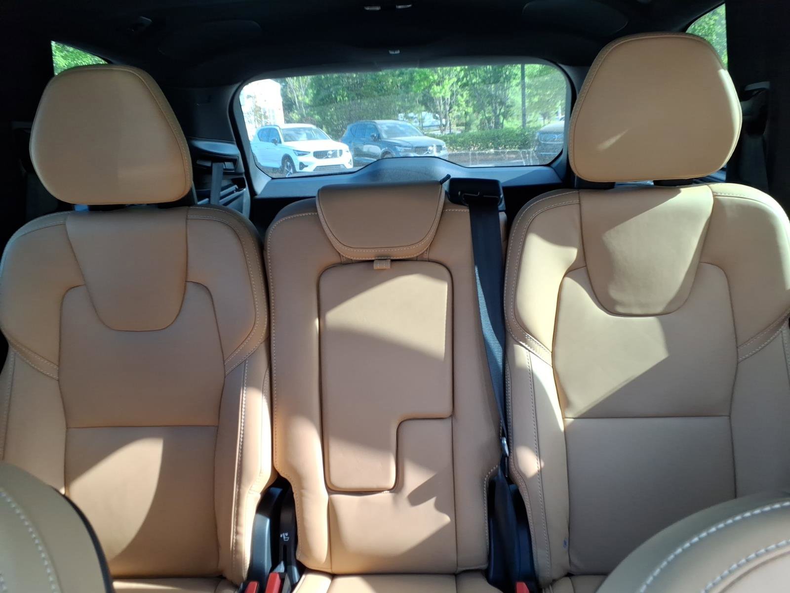 Certified 2023 Volvo XC90 B6 Ultimate w/ Lounge Package AWD/4WD image 20