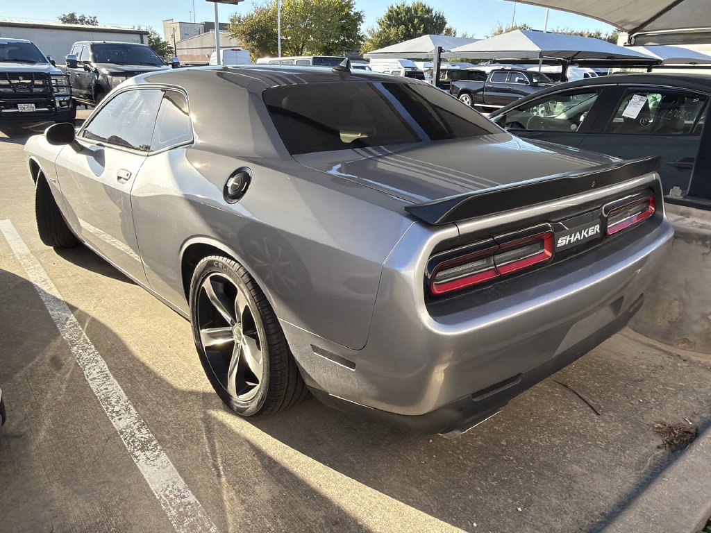 Used 2016 Dodge Challenger R/T RWD image 3