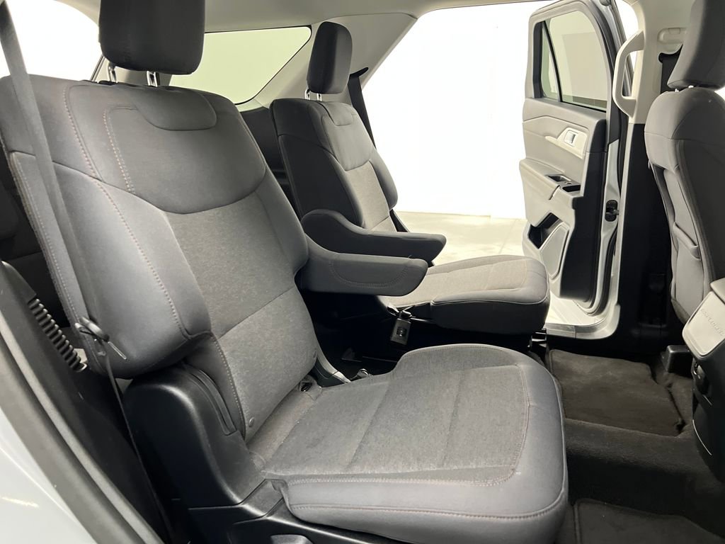 Used 2025 Ford Explorer Active image 18
