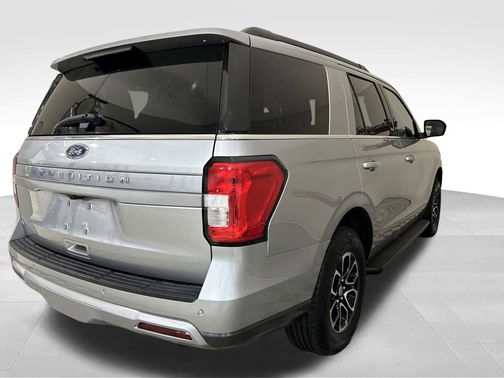 Used 2024 Ford Expedition XLT image 5