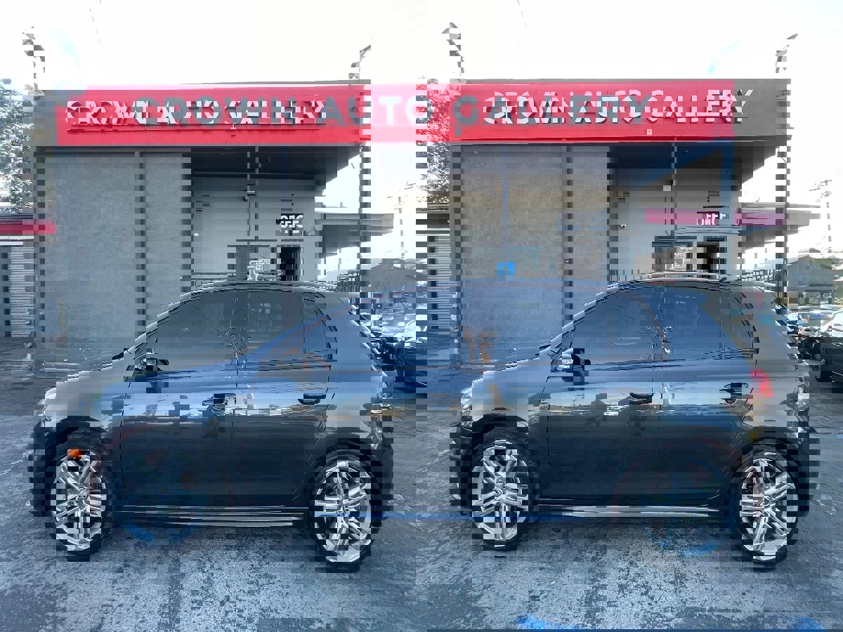 Used 2012 Volkswagen Golf R 4-Door image 6