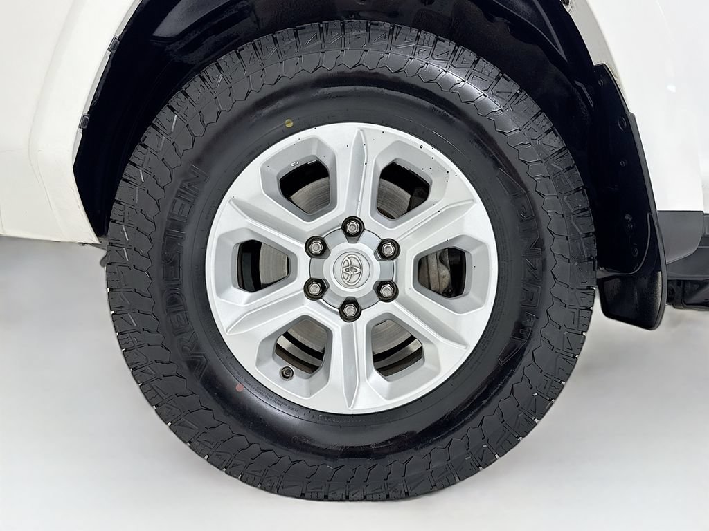 Used 2015 Toyota 4Runner SR5 Premium AWD/4WD image 30