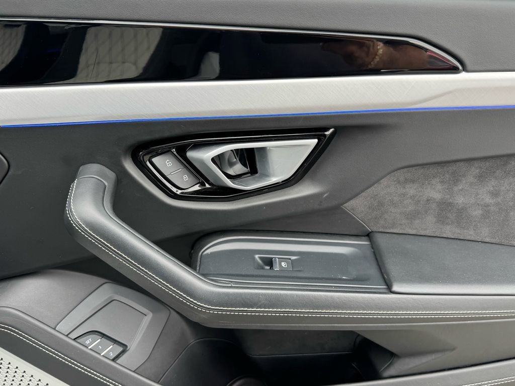 Used 2019 Lamborghini Urus image 23