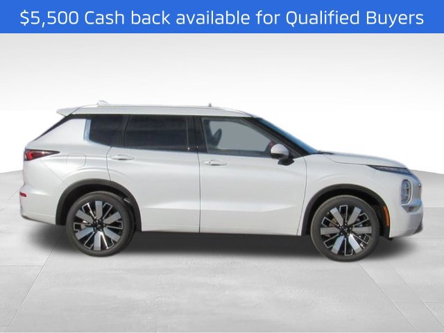New 2026 Mitsubishi Outlander SEL FWD image 2
