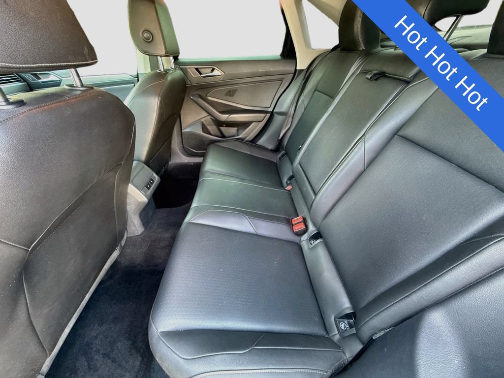 Used 2019 Volkswagen Jetta SE w/ Cold Weather Package FWD image 20