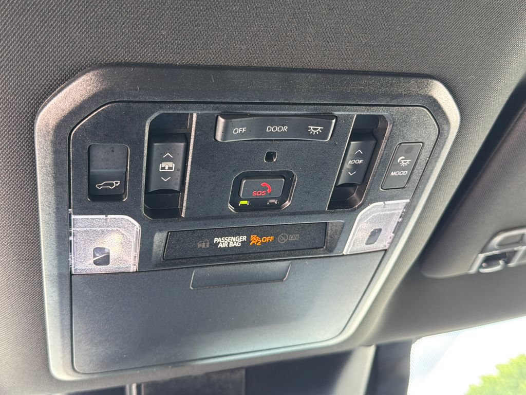 Used 2024 Toyota Sequoia Platinum AWD/4WD image 34