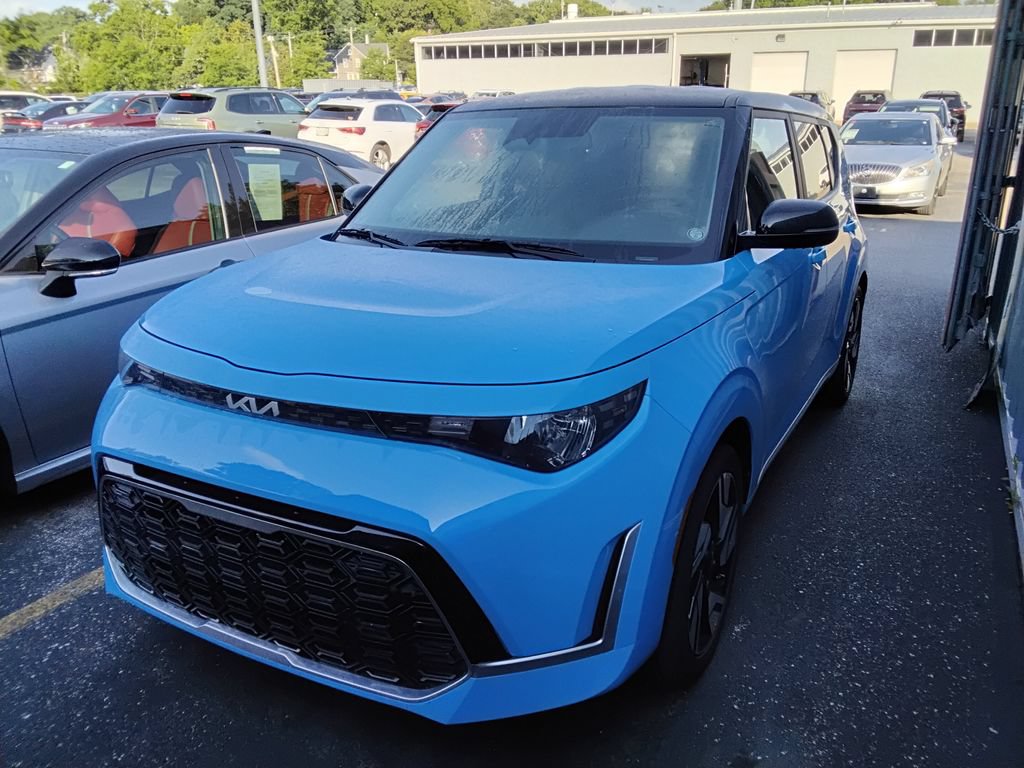 Used 2024 Kia Soul GT-Line FWD image 2