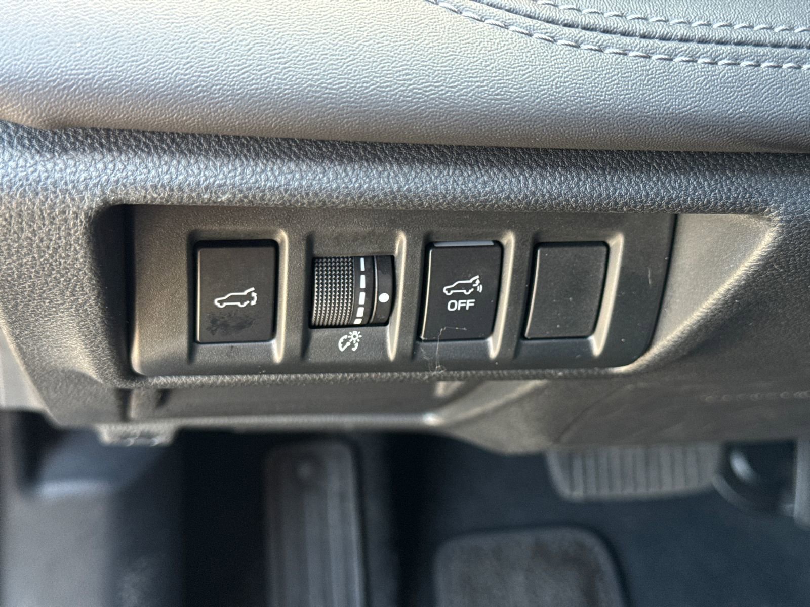 Certified 2023 Subaru Outback Limited image 17