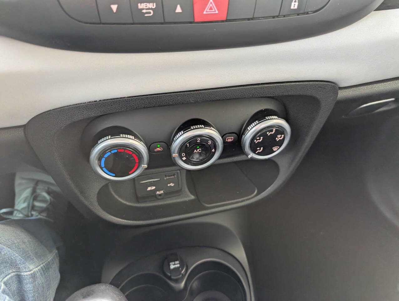 Used 2014 FIAT 500L Easy FWD image 21