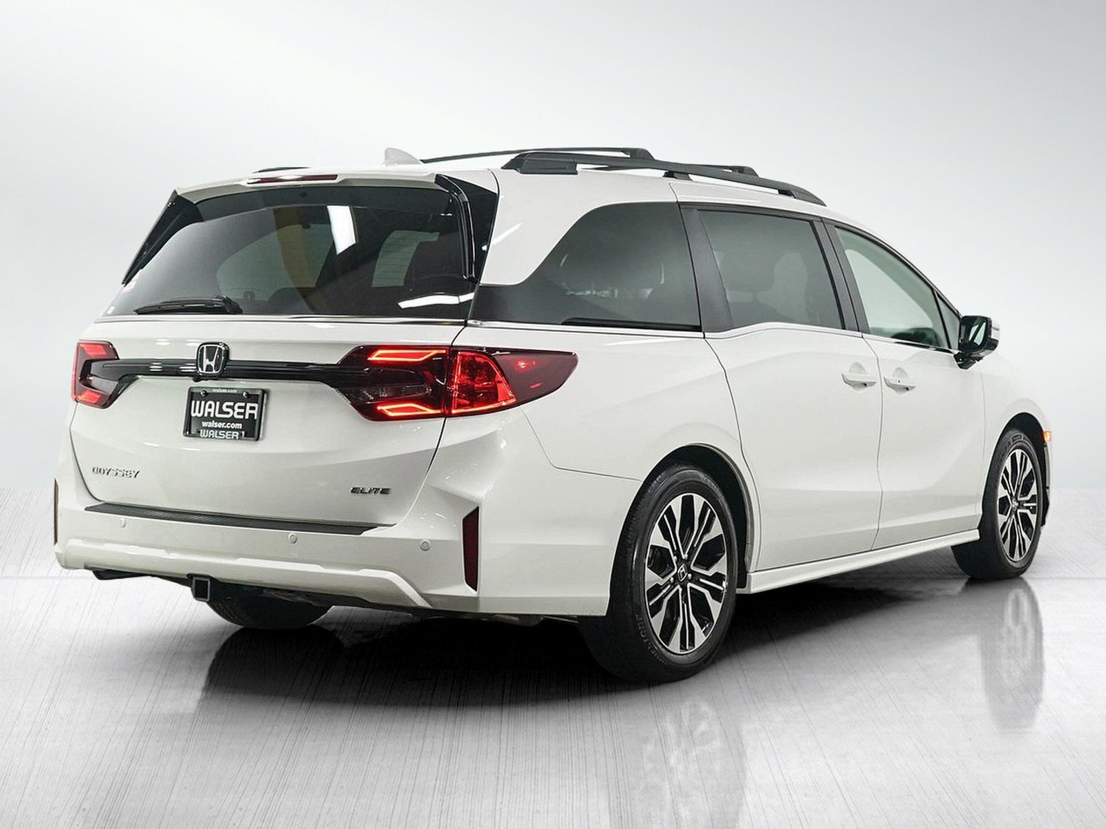 Used 2025 Honda Odyssey Elite image 5