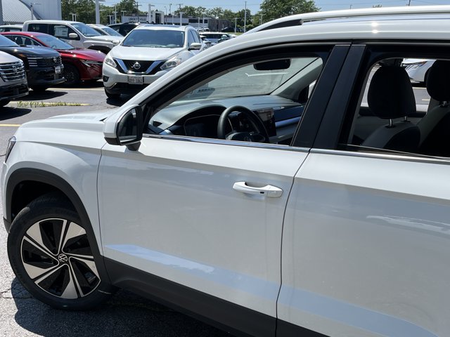 New 2026 Volkswagen Taos SE AWD/4WD image 16