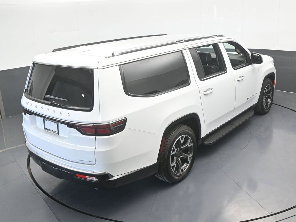 Used 2023 Jeep Wagoneer L Series III w/ Preferred Equipment Group image 11