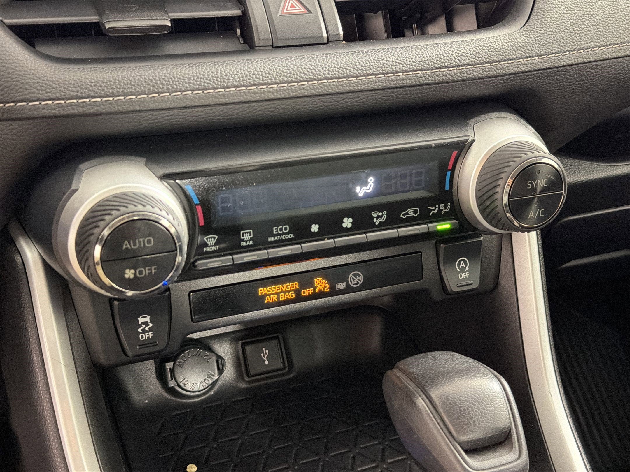 Used 2021 Toyota RAV4 XLE image 18