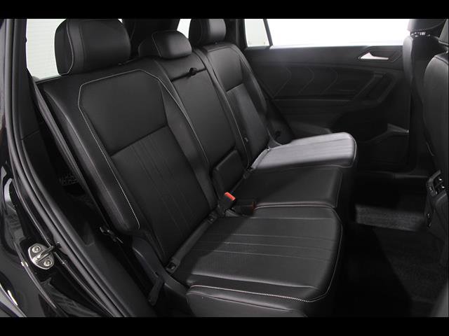 Certified 2024 Volkswagen Tiguan SE R-Line AWD/4WD image 18