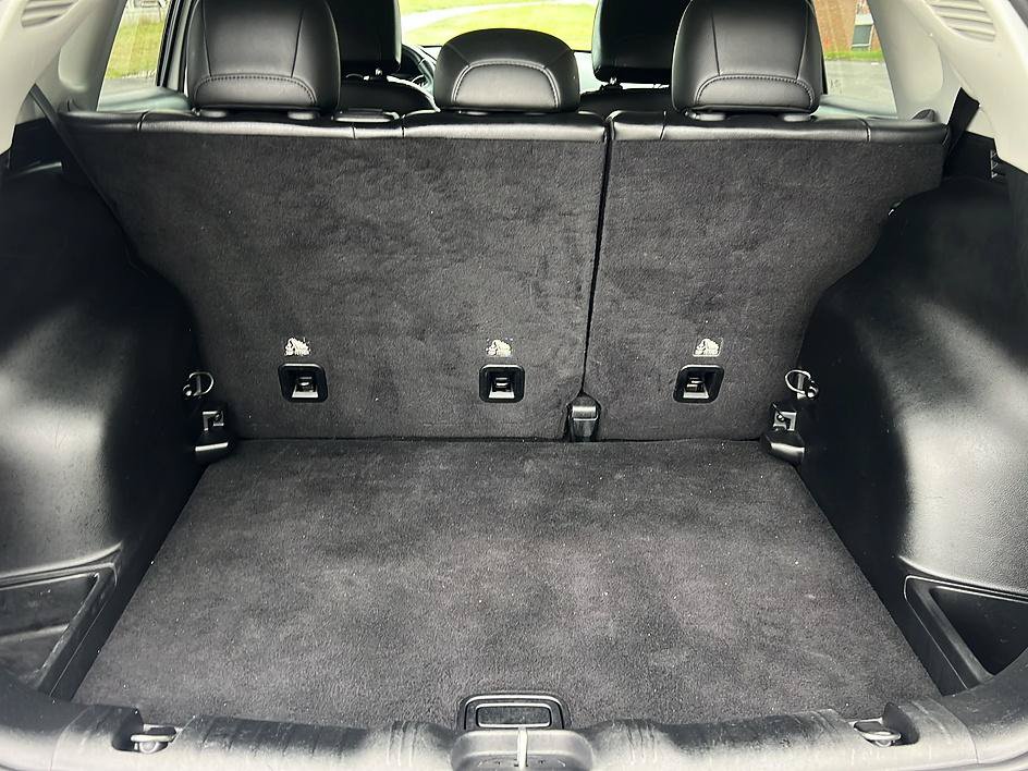 Used 2018 Jeep Compass Latitude w/ Popular Equipment Group FWD image 10