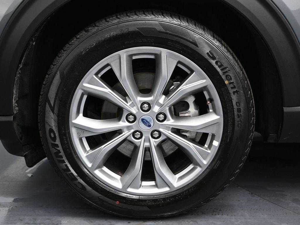 Used 2023 Ford Explorer Limited image 11