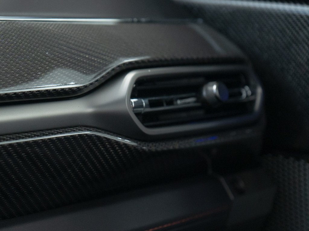Used 2025 Aston Martin Vanquish RWD image 34
