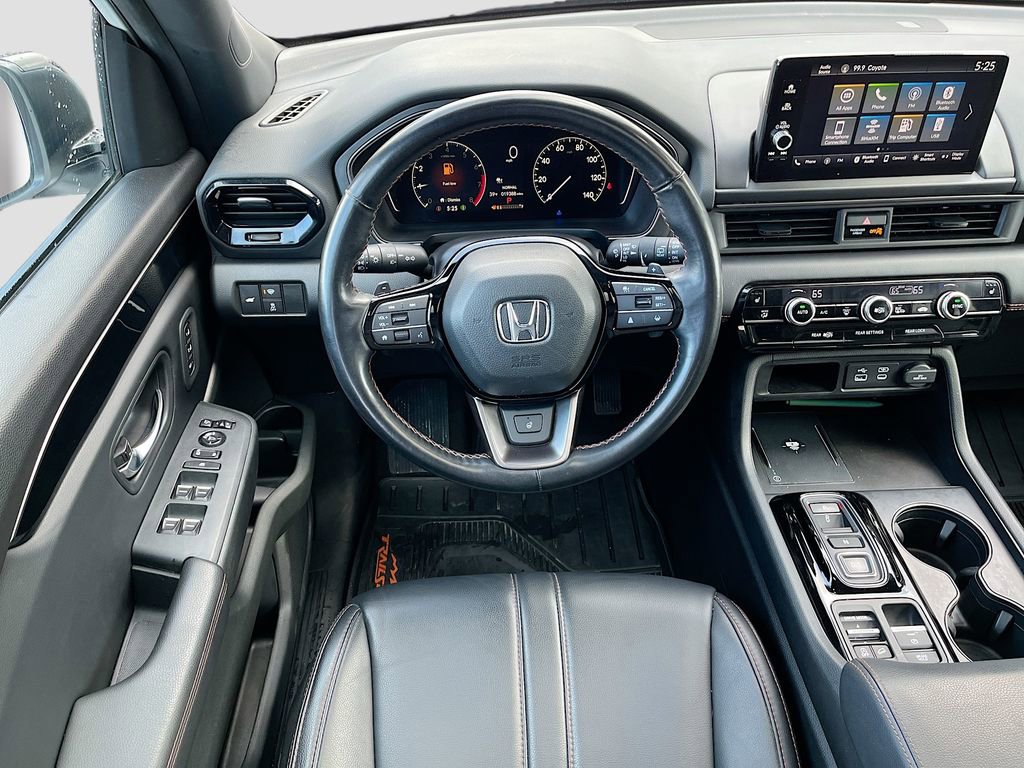Used 2025 Honda Pilot TrailSport image 21