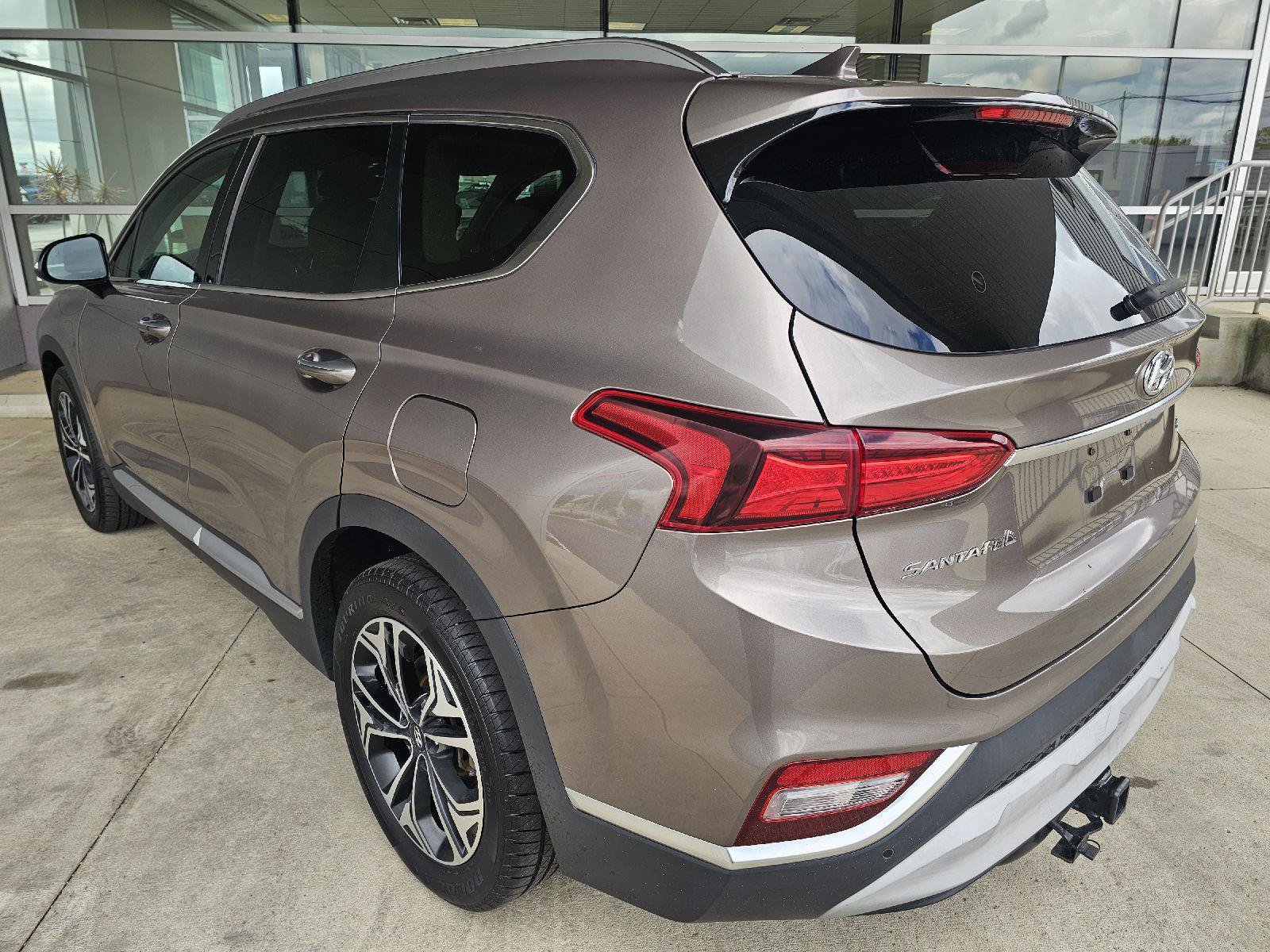 Used 2019 Hyundai Santa Fe Limited FWD image 3