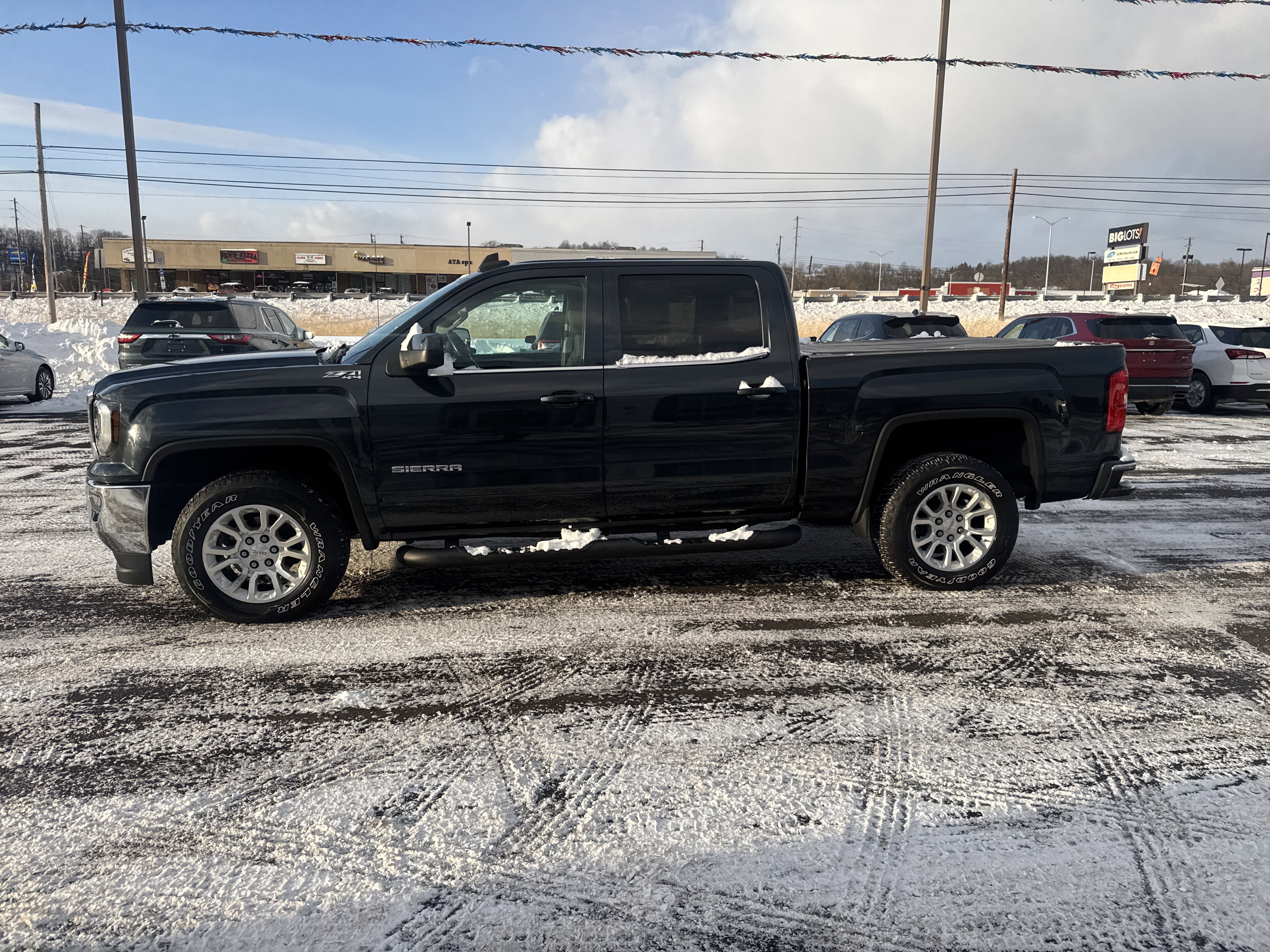 Used 2017 GMC Sierra 1500 SLE w/ SLE Value Package image 7