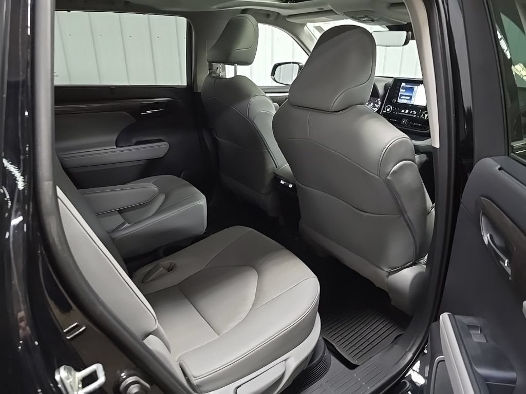 Used 2020 Toyota Highlander Limited AWD/4WD image 19