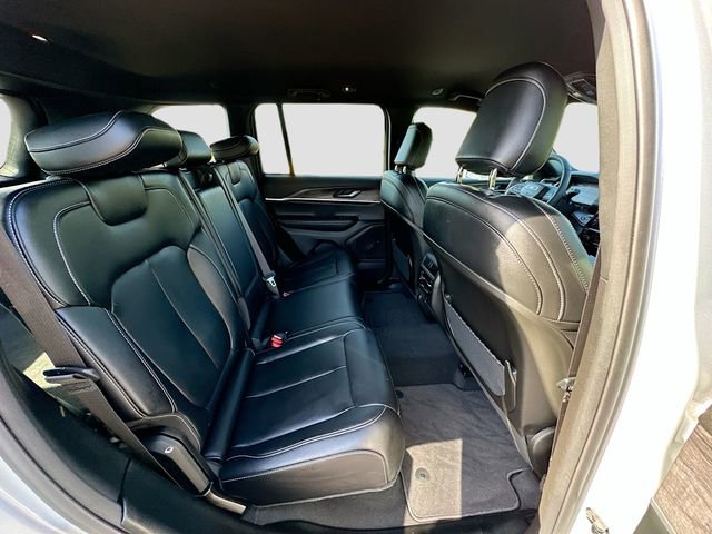 Used 2024 Jeep Grand Cherokee Limited AWD/4WD image 27