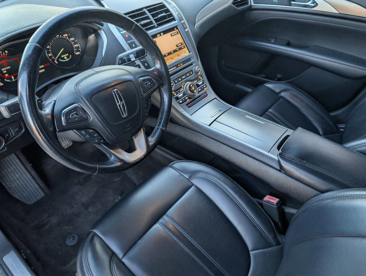 Used 2018 Lincoln MKZ Premiere image 19