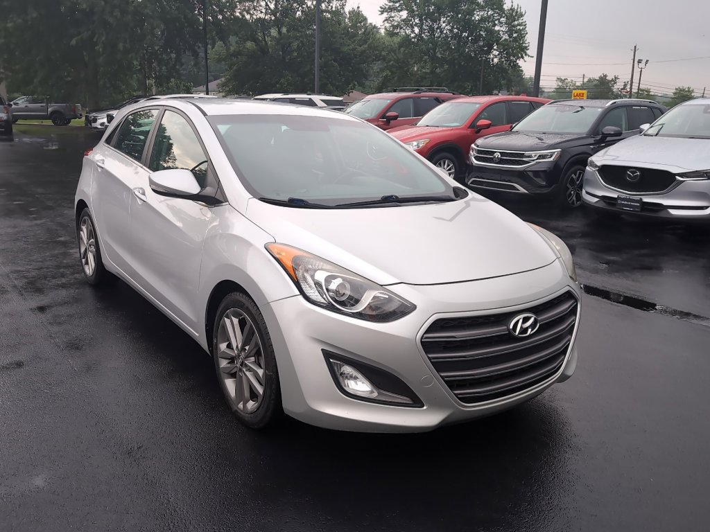 Used 2016 Hyundai Elantra GT w/ Option Group 02 FWD image 2