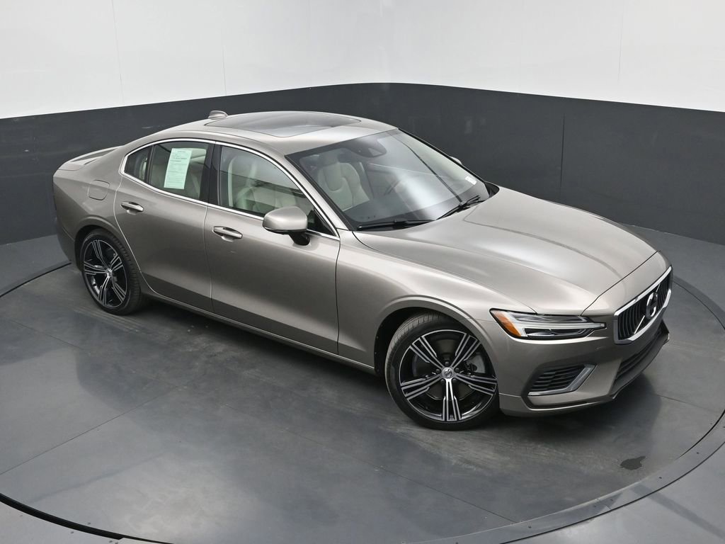 Used 2021 Volvo S60 T8 Inscription w/ Climate Package image 32