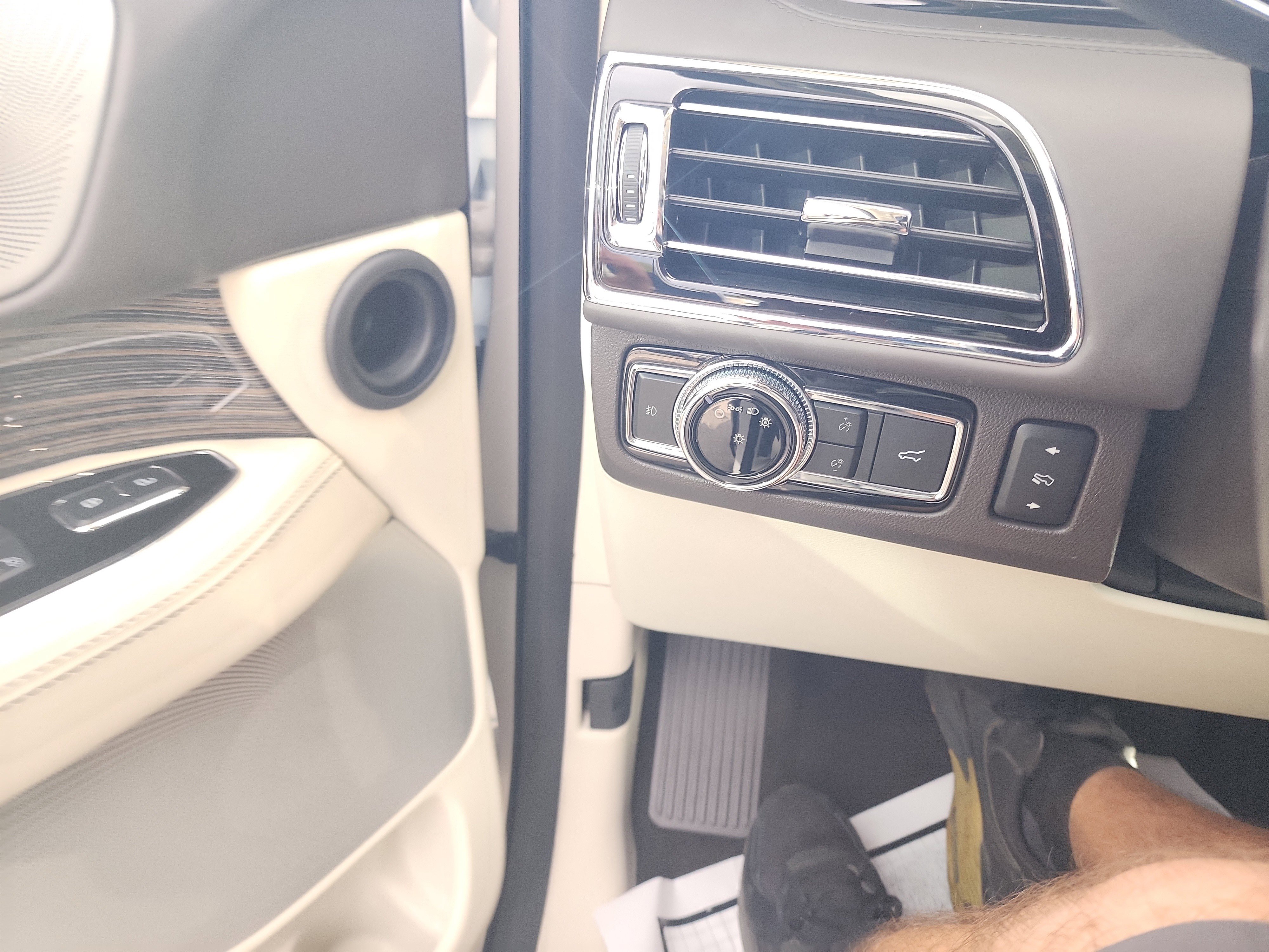 Used 2019 Lincoln Navigator L Black Label image 34