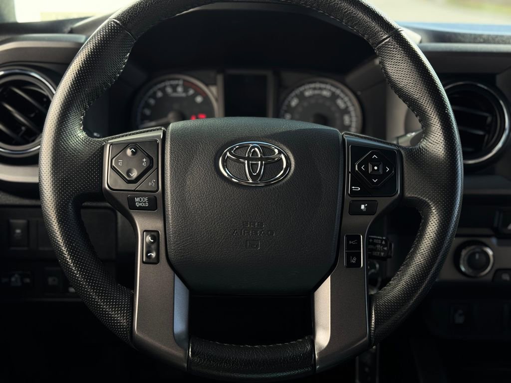 Used 2020 Toyota Tacoma TRD Off-Road w/ Technology Package AWD/4WD image 14