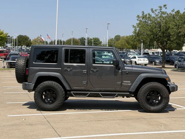 Used 2018 Jeep Wrangler Unlimited Sport S AWD/4WD image 3